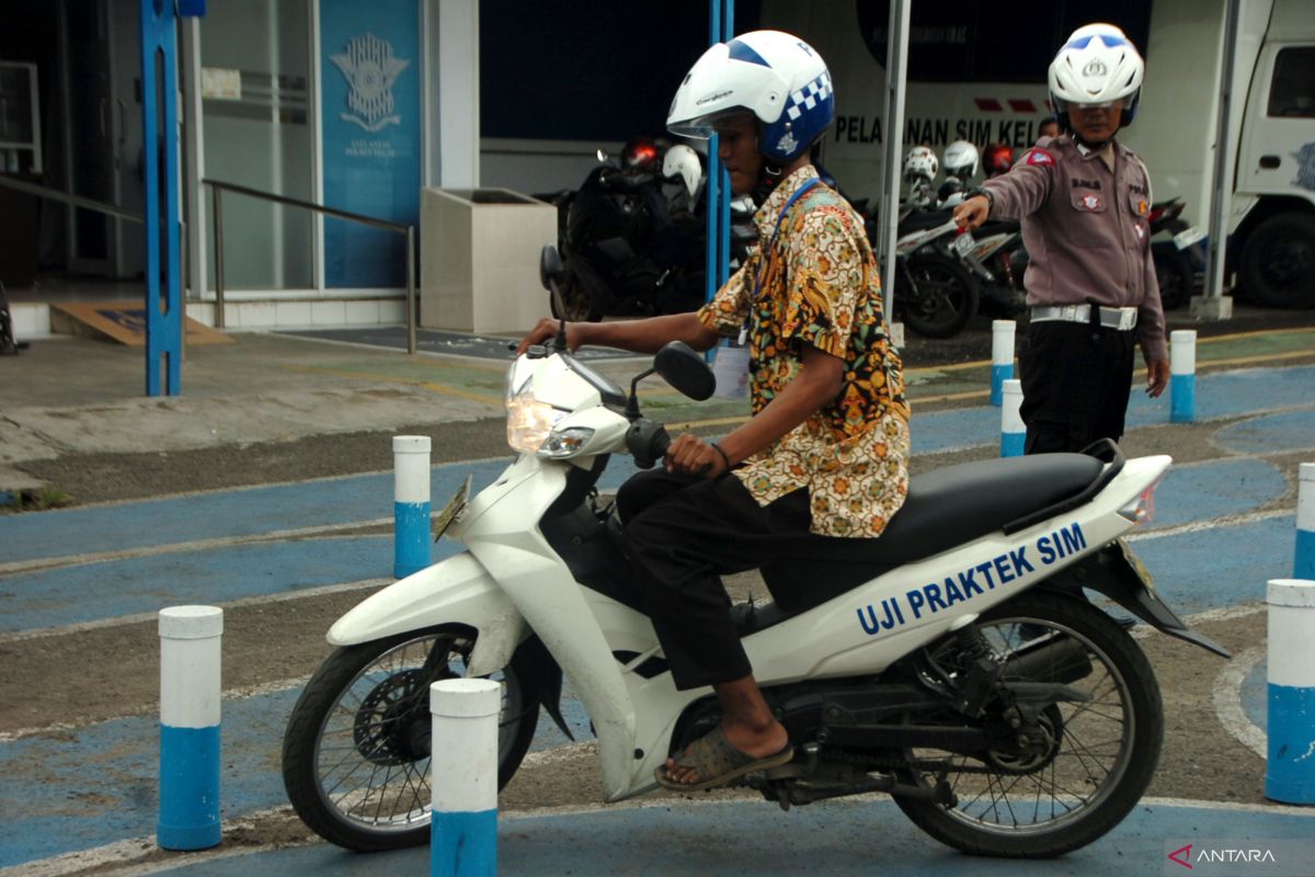 Syarat pembuatan juga perpanjang SIM A, B, dan juga C