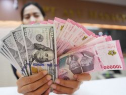 Rupiah meningkat di berada dalam perkiraan surplus neraca perdagangan RI