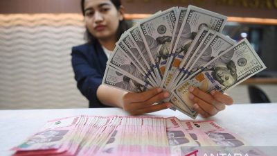 Rupiah melemah dipengaruhi sentimen bursa terkait Pilpres Amerika Serikat